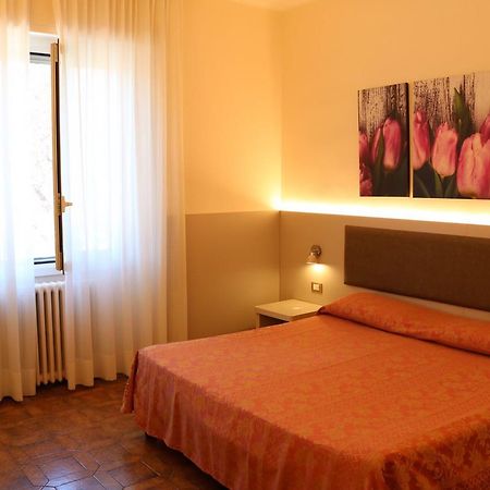 Dipendenza Aurora Apartment Pavia Luaran gambar