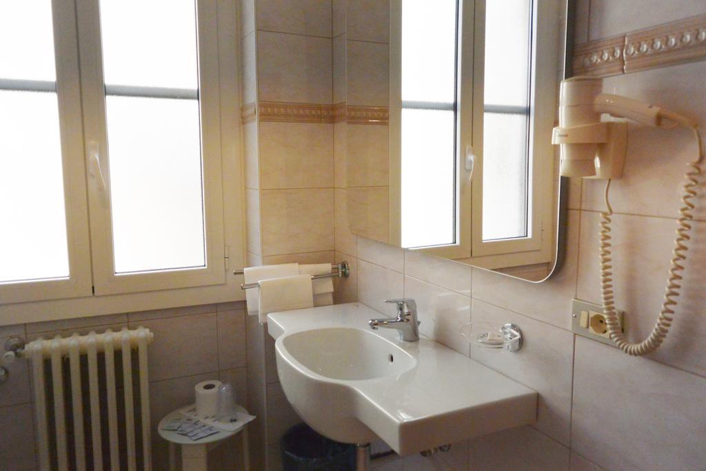 Dipendenza Aurora Apartment Pavia Luaran gambar