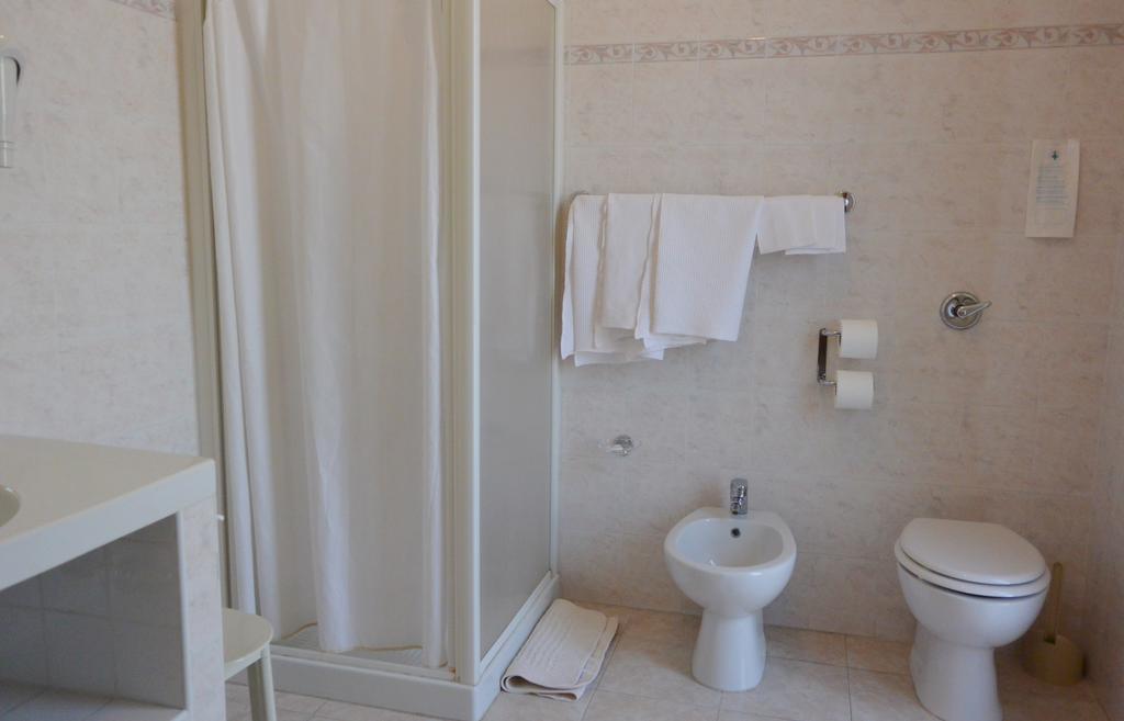 Dipendenza Aurora Apartment Pavia Luaran gambar