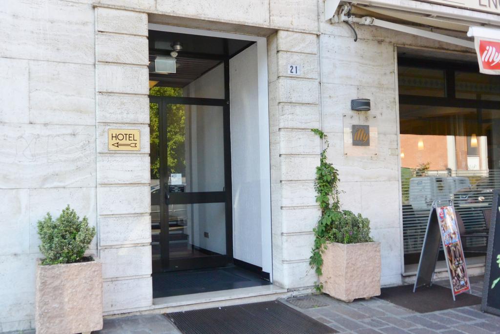 Dipendenza Aurora Apartment Pavia Luaran gambar