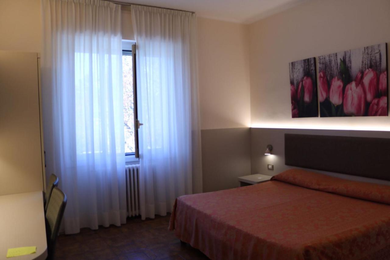 Dipendenza Aurora Apartment Pavia Luaran gambar