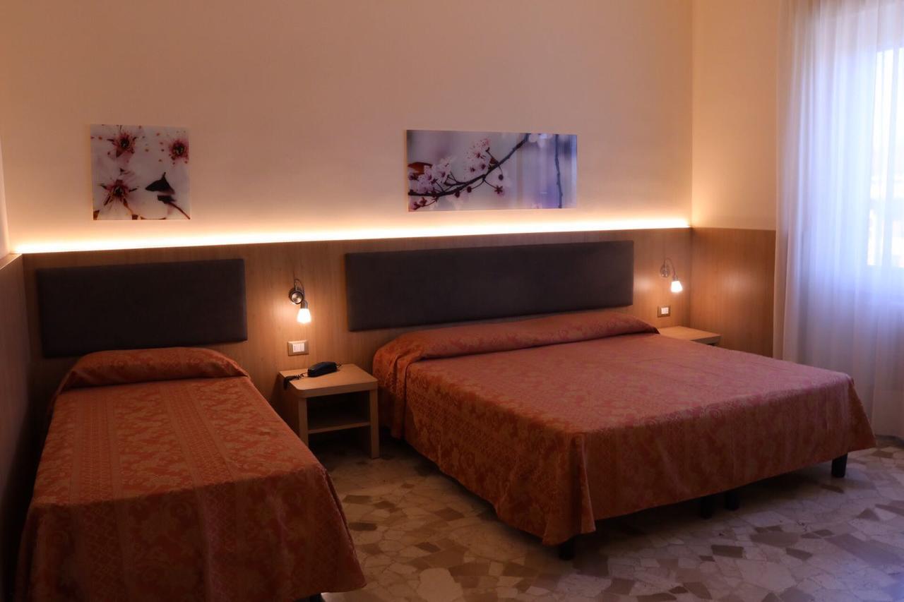 Dipendenza Aurora Apartment Pavia Luaran gambar