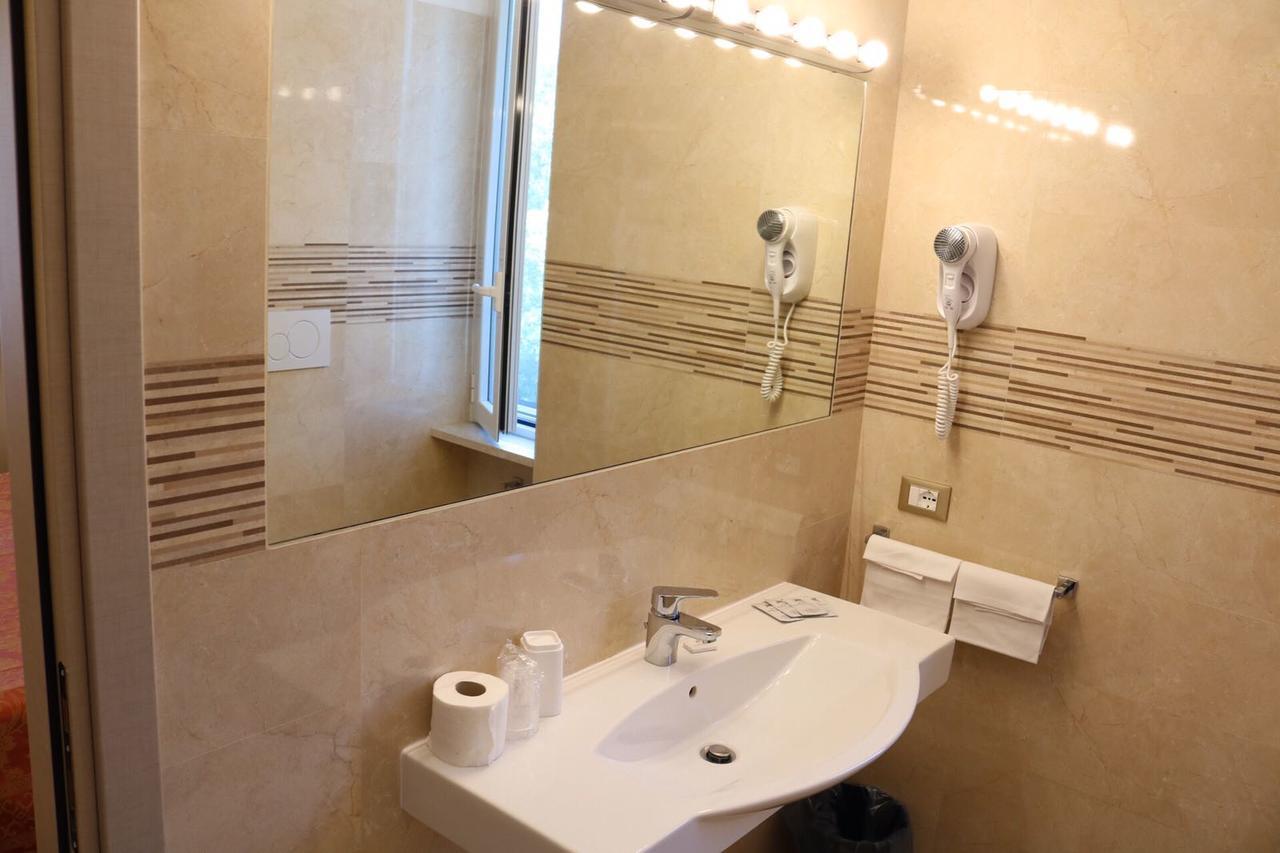 Dipendenza Aurora Apartment Pavia Luaran gambar